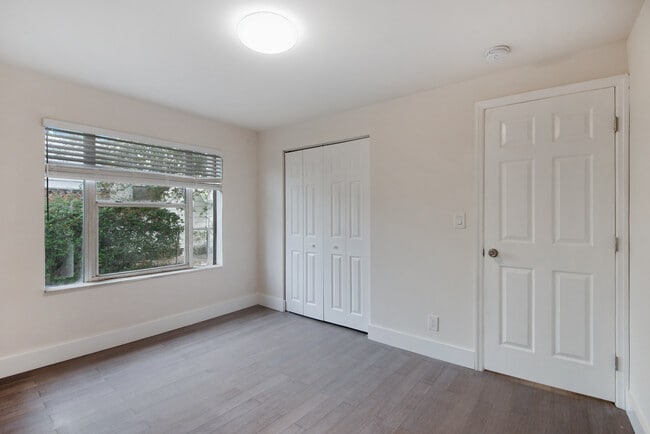 Building Photo - 522 NW 47th Terrace