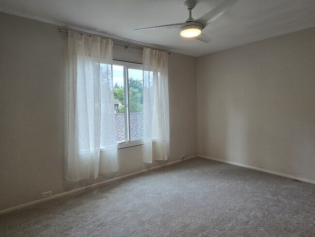 Building Photo - 1036 Vanderbilt Way