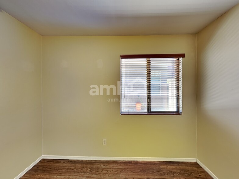 Building Photo - 742 W Emerald Key Dr