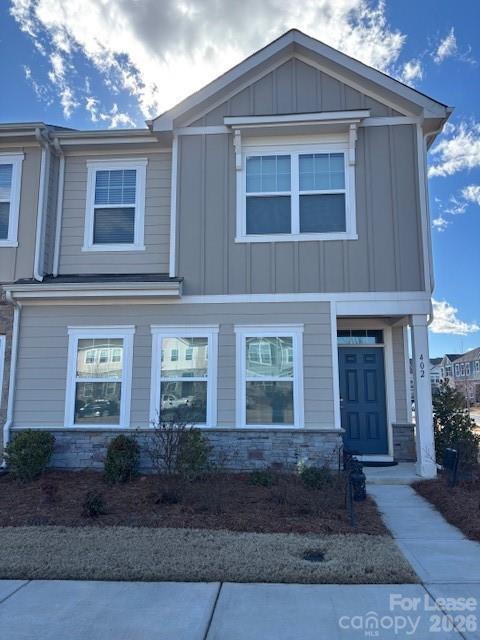 Building Photo - 402 Kenwood Vw