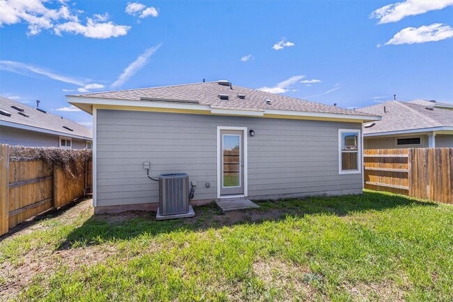 Building Photo - 217 Trailside Ln