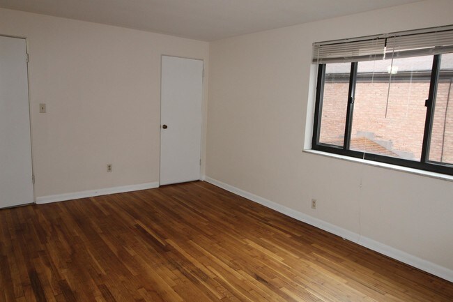 Building Photo - 3451 Evergreen Rd
