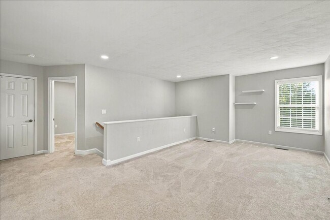 Building Photo - 170 Wistaria Dr
