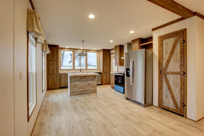 Building Photo - 295 Seays Rd