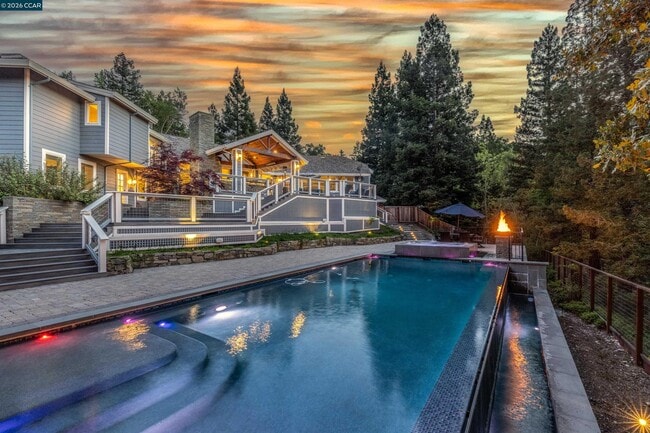 Building Photo - 2324 Saddleback Dr