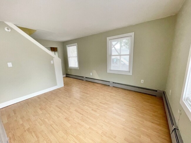 Building Photo - 20 Latham Ct