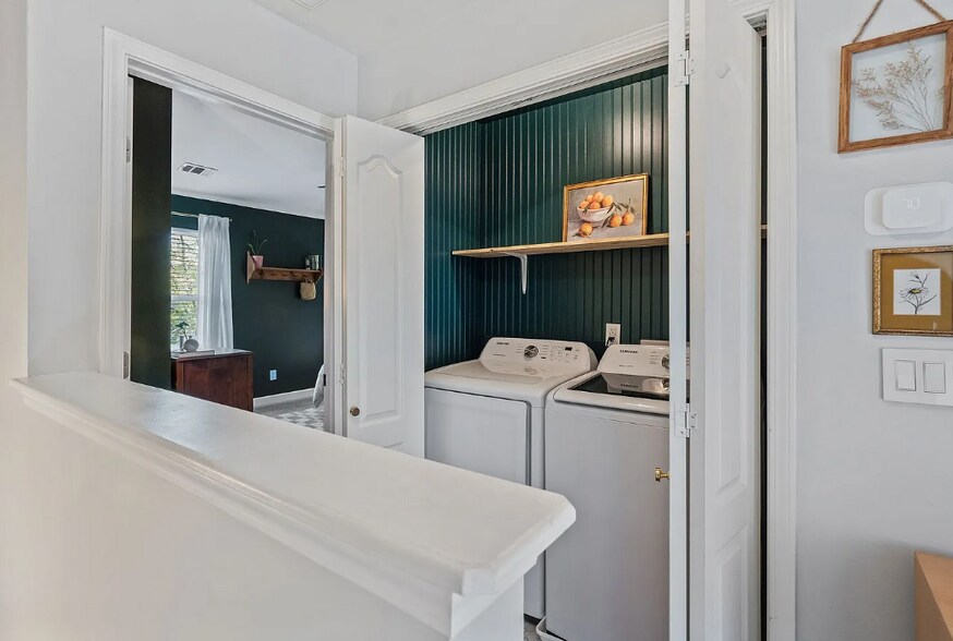 Building Photo - 5433 Perlou Ln
