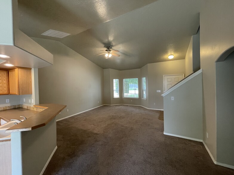 Building Photo - 5074 W Alderstone St