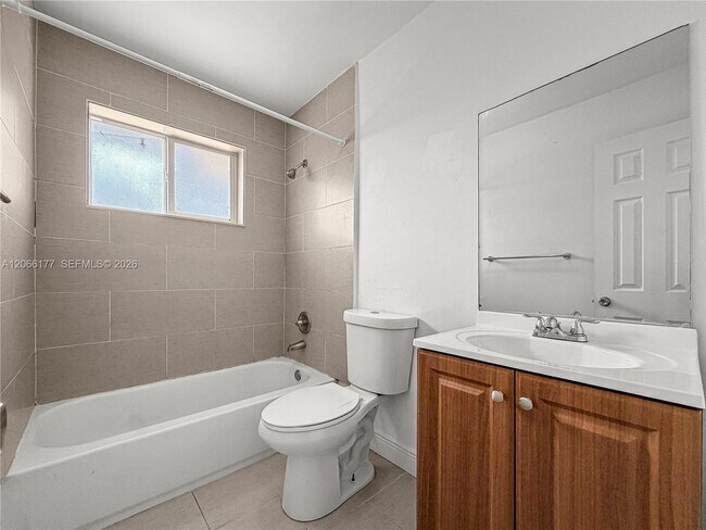 Building Photo - 9103 SW 38th St