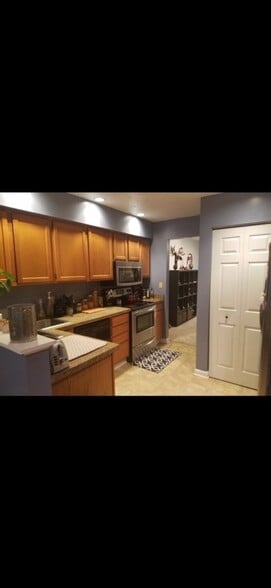 Building Photo - 383 Jubilee Dr