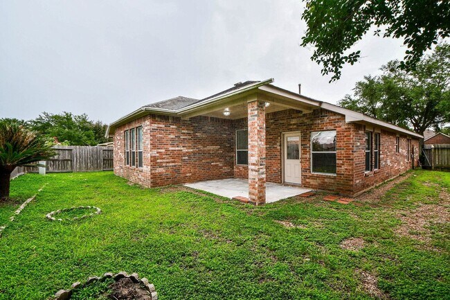 Building Photo - 18006 Willow Cliff Ln