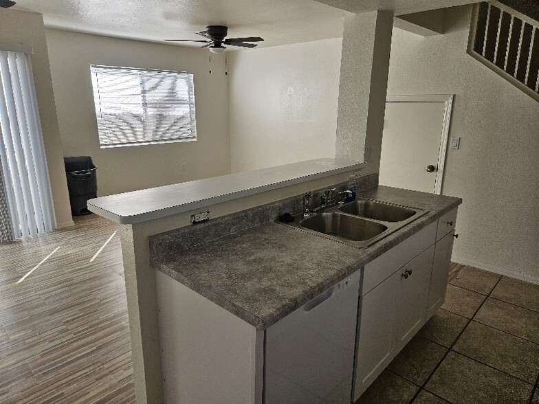 Building Photo - 3440 Sunriver Rd