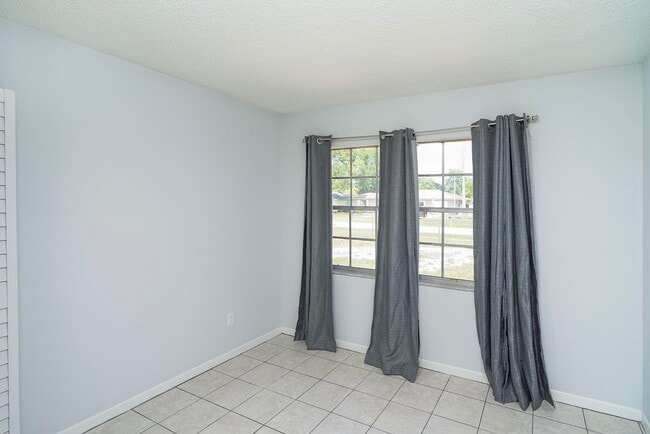 Building Photo - 354 Shores Blvd