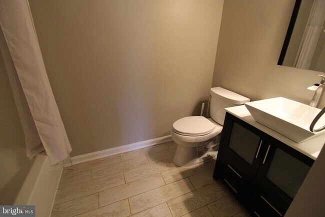 Building Photo - 6055 Meyers Landing Ct
