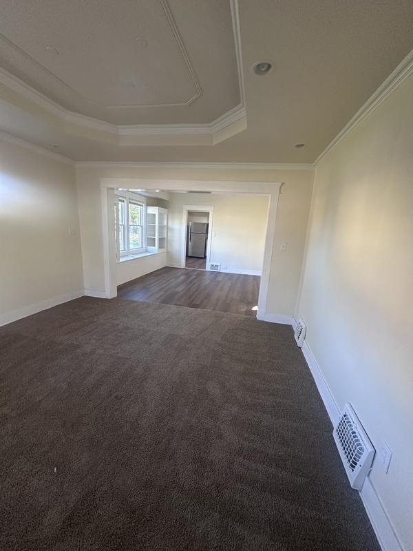 Building Photo - 9604 Manor Ave