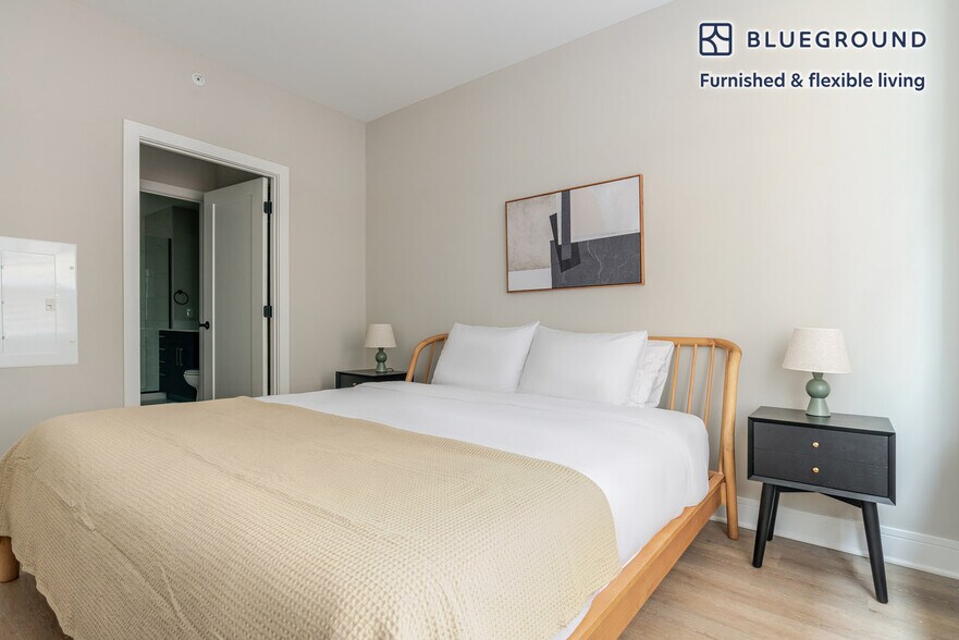 Building Photo - 4924 St Elmo Ave