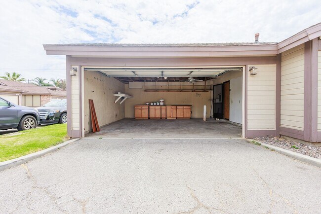 Building Photo - Spacious Single-Story 3-Bedroom Condo with Private Patio and 2-Car Garage