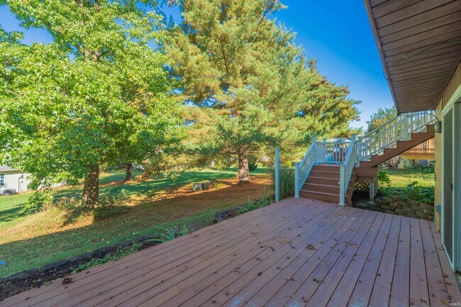 Building Photo - 657 E Heather Dr