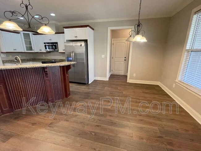 Building Photo - 505 Jutland Way