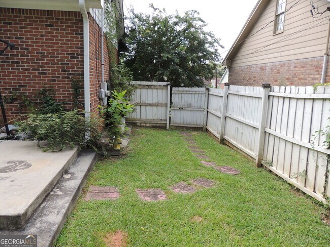 Building Photo - 6336 Phillips Pl