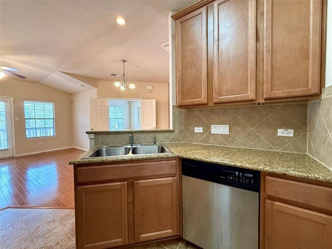 Building Photo - 1310 W Parmer Ln