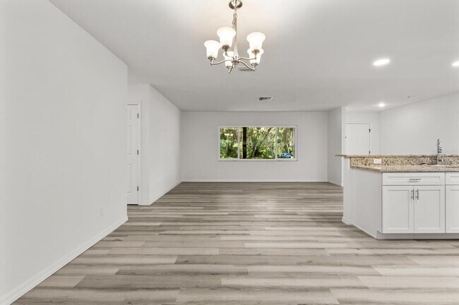 Building Photo - 1255 S Estate Point
