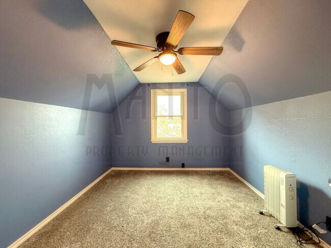 Building Photo - Beautiful Shadle Area Home