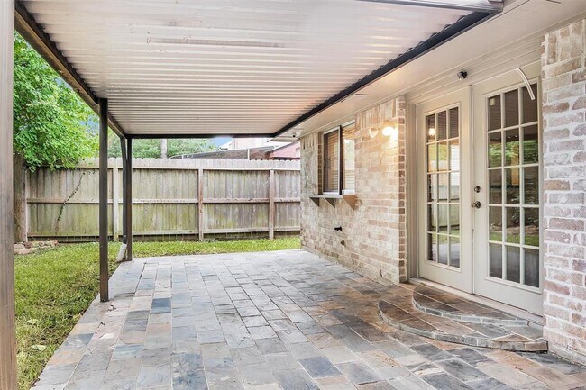 Building Photo - 9019 Driftstone Dr