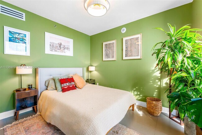 Building Photo - 465 Brickell Ave