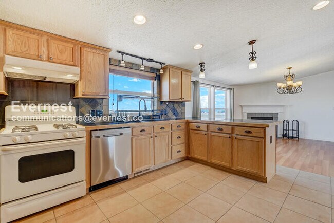 Building Photo - 1385 Antelope Dr