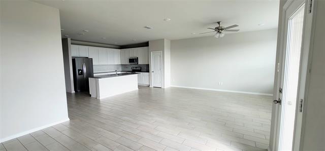 Building Photo - 933 Ravenwood Ln