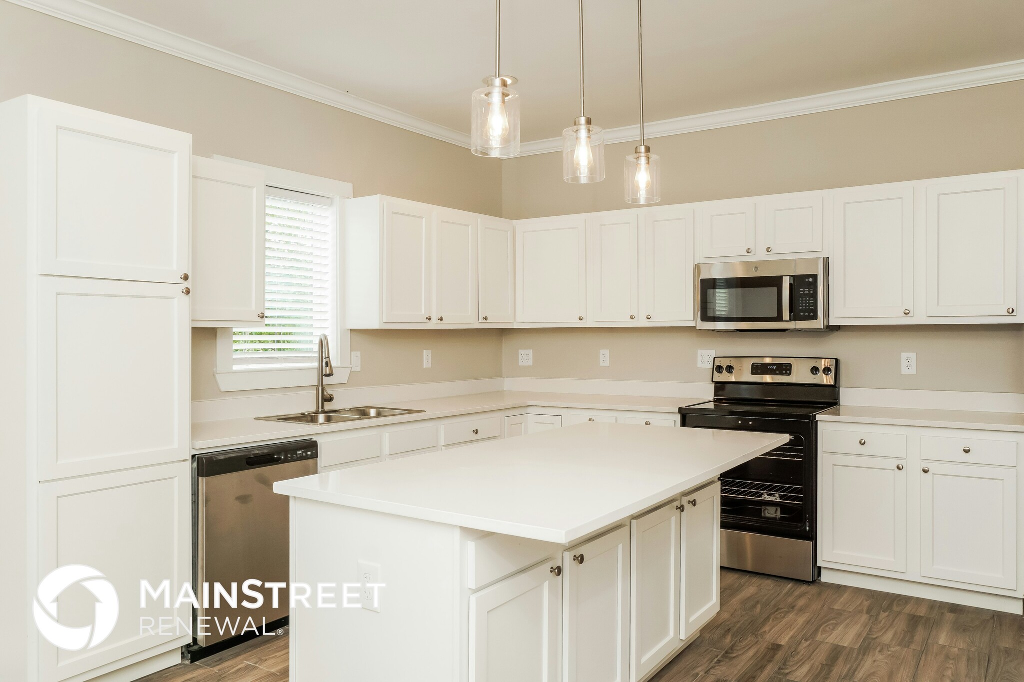 Building Photo - 3418 Avoca Dr