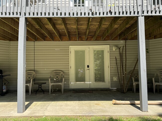 Building Photo - 206 Wewoka Trce
