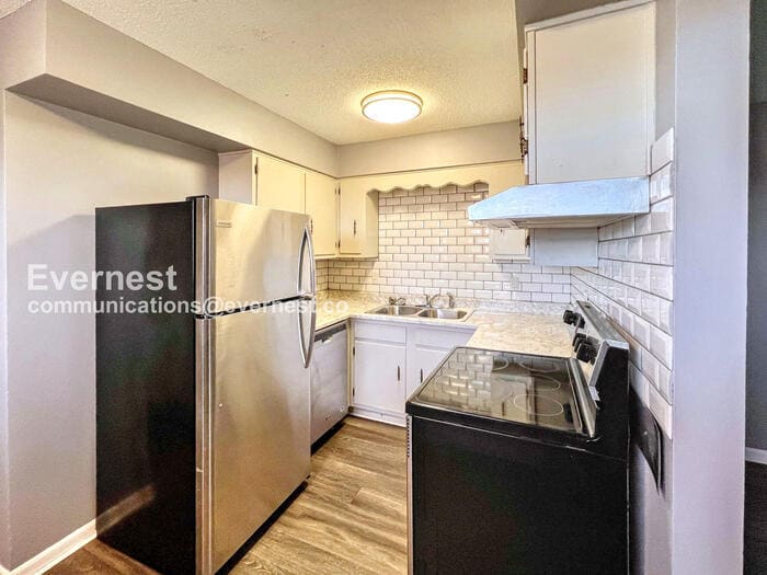 Building Photo - 9 Meredith Ct