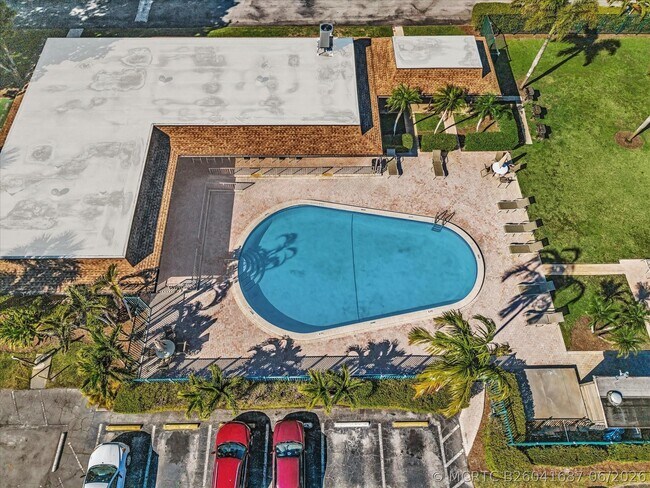 Building Photo - 2451 SW 82nd Ave