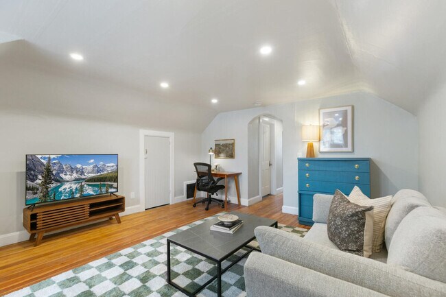 Building Photo - 2619 E 12th Ave