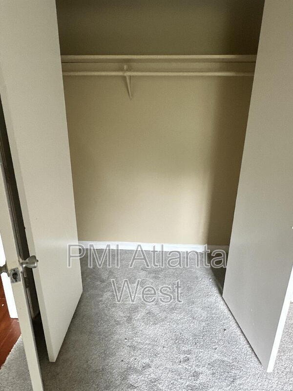 Building Photo - 843 Garden Walk Blvd