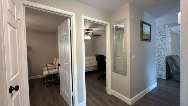 Building Photo - 1000 Huntington Ct