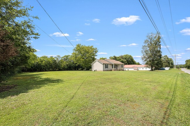 Building Photo - 681 Elbethel Rd
