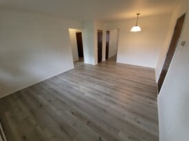 Building Photo - 455 8th St