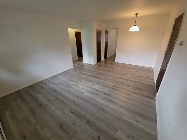 Building Photo - 455 8th St