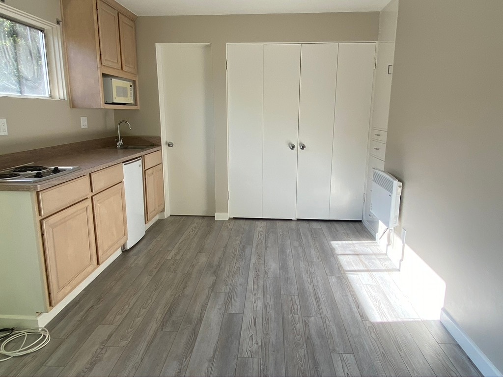 Building Photo - 256 Termino Ave