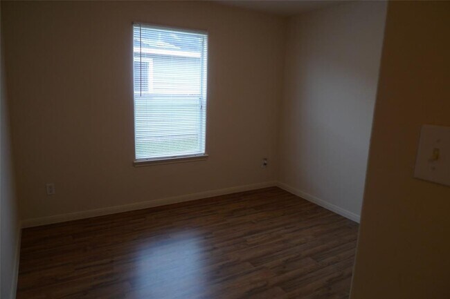 Building Photo - 1127 Desert Oasis Ln