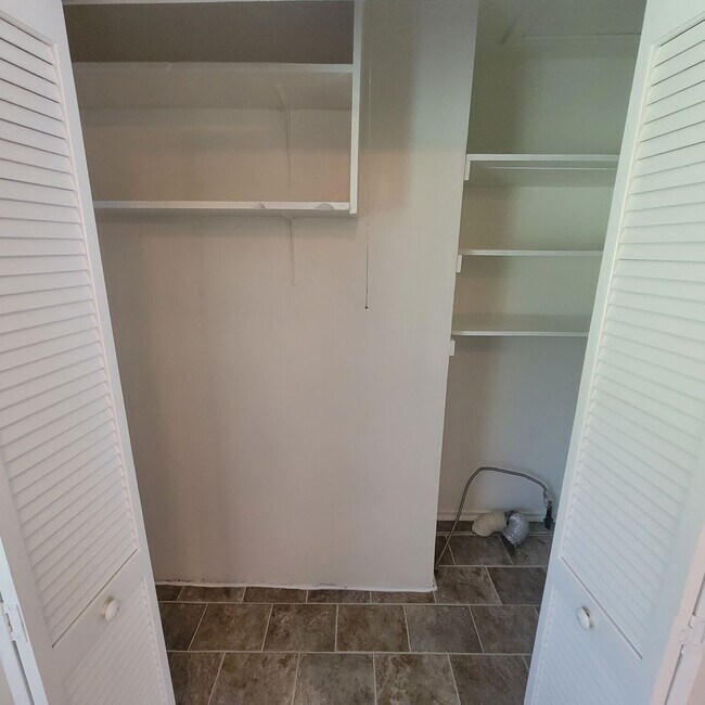 Building Photo - 2 Bed, 1 Bath House-Cookeville City Limits