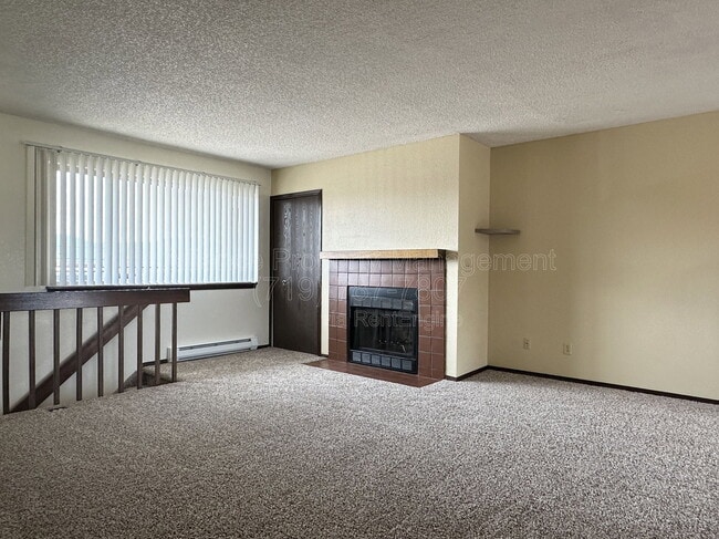 Building Photo - 328 Mt View Ln