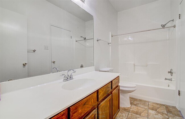 Building Photo - 4605 Ribbecke Ave