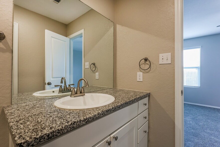 Building Photo - 10714 Giacconi Dr