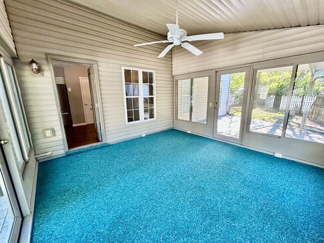 Building Photo - Spacious 4 Bed 2.5 Bath In Lexington!