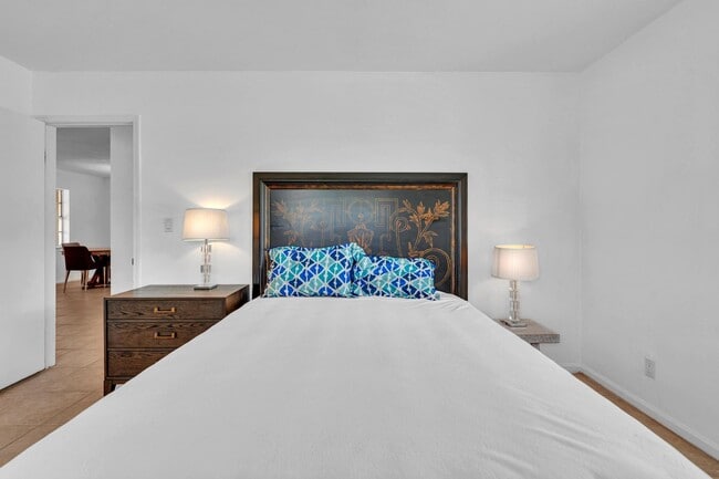 Building Photo - 313 NW 42nd St