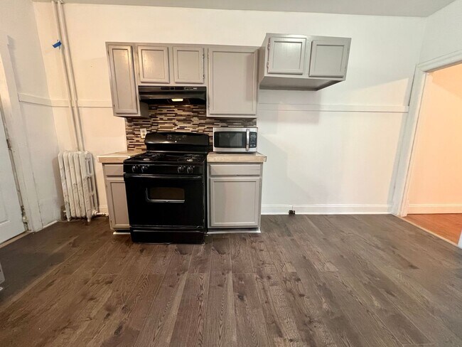 Building Photo - Gorgeous 3-Bedroom Townhome in Allegheny West! Available NOW!